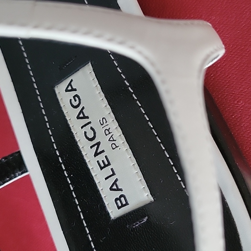 Balenciaga, leather sandals. Size 37(7). White. - Picture 2 of 5